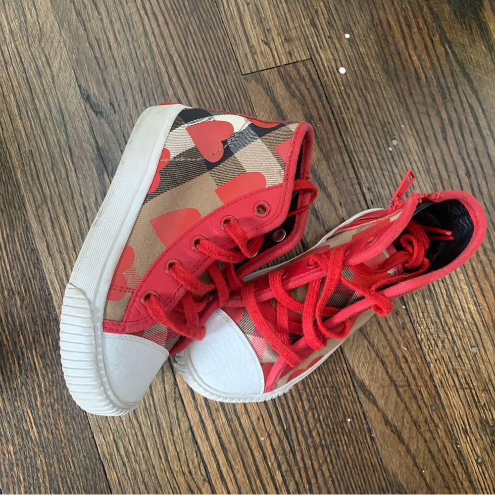 Girls Burberry Shoes size27 (10c)